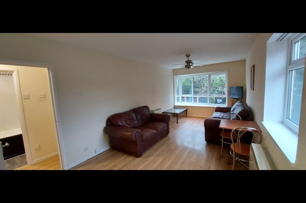 1 Bed Flat, Towngreen Court, M8 - Photo 1