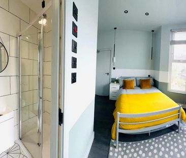 Room in a Shared Flat, Arngask Road, SE6 - Photo 1