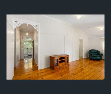 10 Tregair St, Newtown, Qld 4305 - Photo 2