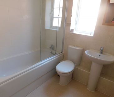64b Kingfisher Way - 3 Bed and Allocated ParkingLoughborough - Photo 4