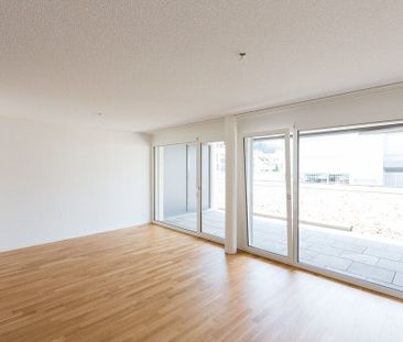 Modern 3.5-room apartment for rent in quiet neighborhood - Photo 2