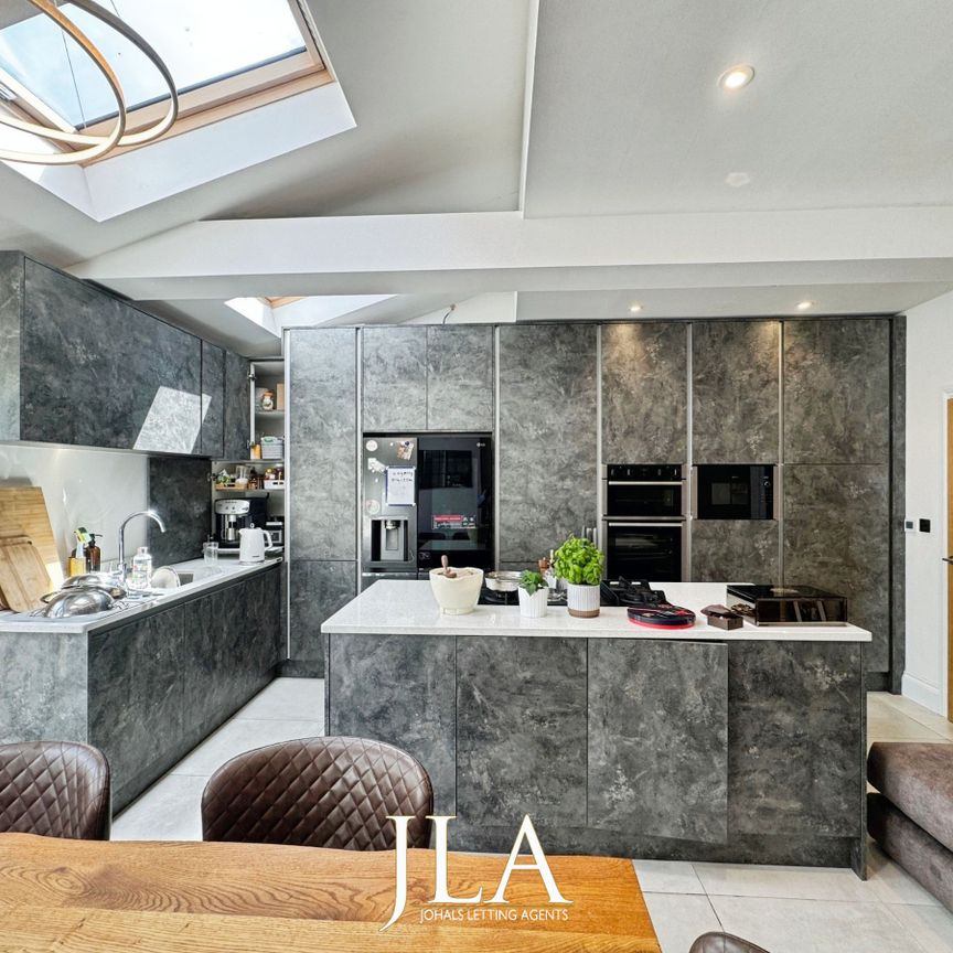 3 bed semi-detached house to rent in Welford Road, Leicester, LE2 - Photo 1