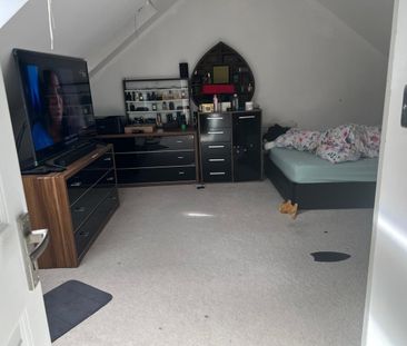 Room in a Shared House, Stockingstone Road, LU2 - Photo 3