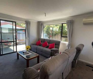 Cosy in Redwoodtown - Photo 2