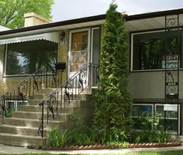 GREAT UA 3 bdrm MAIN FLR All Hardwood Strathcona | 97 st and 84 ave... - Photo 1