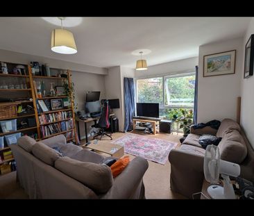 1 Bed Flat, Clarendon Road, LS2 - Photo 1