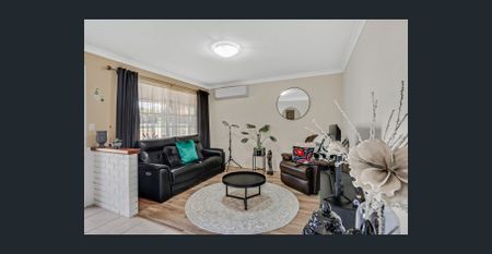 Well Presnted Home with Side Access - Photo 3