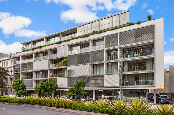 Architect-Designed Dual-Level Apartment in the Heart of Woolloomooloo - Photo 1