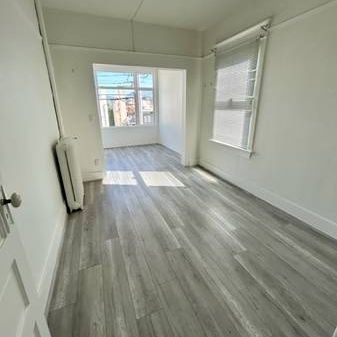 2 Bedroom, 1 Bath in Kitsilano-Rental Building - Photo 4