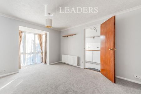 1 bedroom flat to rent - Photo 2
