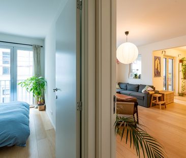 Luxueus afgewerkt nieuwbouwappartement met 2 slk en terras - Photo 2