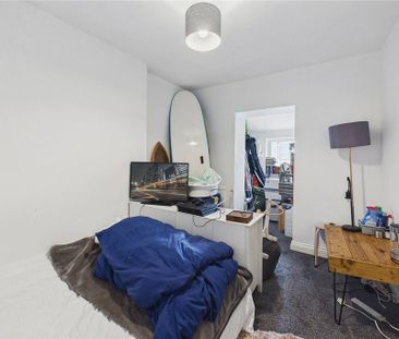 4 bedroom end of terrace house to rent - Photo 6