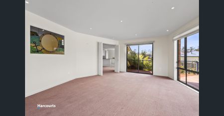 Charming 3-Bedroom House - Photo 5