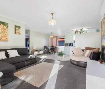 2 Bedroom unit in the Heart of Marcoola - Photo 2