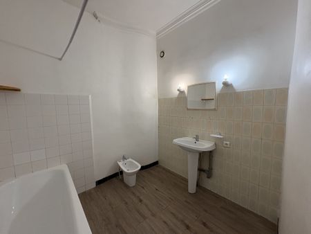 Location Appartement 2 pièces 62m² CASTELNAUDARY 11400 - Photo 4