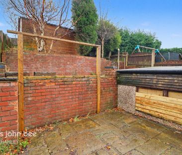 3 bedroom semi-detached house to rent - Photo 3