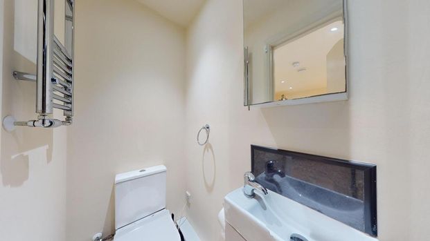 Studio to rent - Photo 1