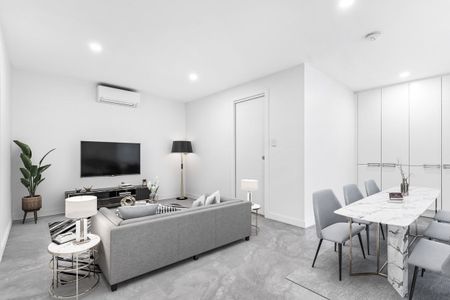 Spacious & Private Flat in a Prime Marrickville Location - Photo 3