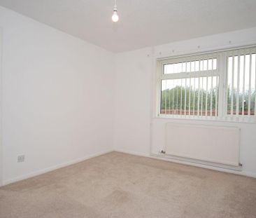 2 bedroom semi-detached bungalow to rent - Photo 4