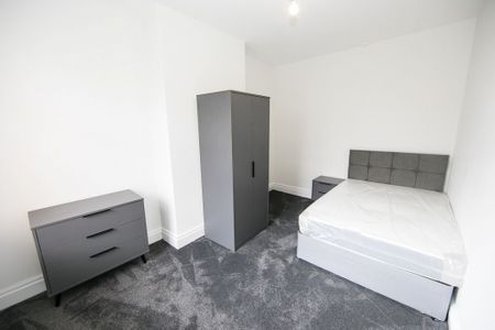 Manor Drive, Hyde Park, Leeds - Photo 4