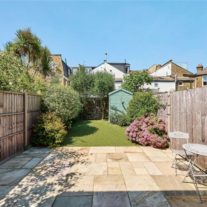 Vanderbilt Road, London, SW18 3BQ - Photo 1