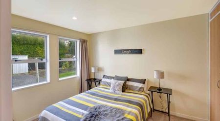 Executive sun drenched home in sort after Outram - Photo 2