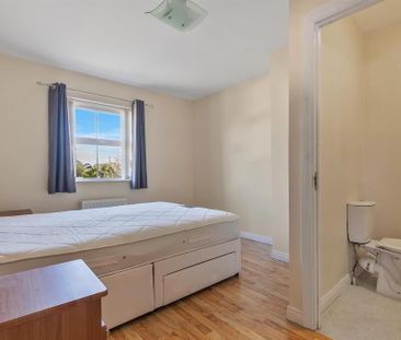 18 Cloughlands Park, Carrickfergus, BT38 7NJ - Photo 4