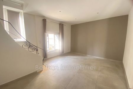 Location Maison 4 pièces 111m² ESPIRA DE L AGLY 66600 - Photo 2