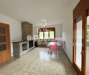 Casa en alquiler en Carrer d'Olot - Photo 1