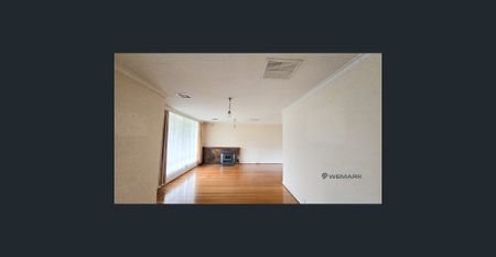 Charming Family Living in the Heart of Parafield Gardens! - Photo 2