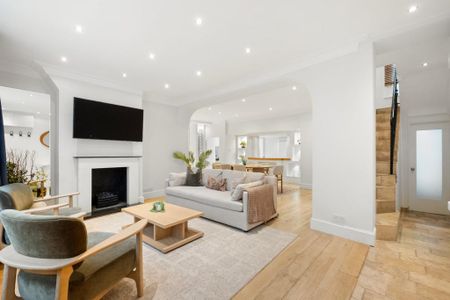 3 bedroom terraced house to rent - Photo 3