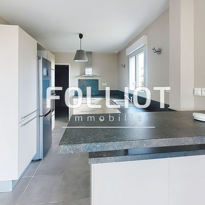 A LOUER Maison Agon Coutainville 5 pièce(s) 99.5 m2 - Photo 1