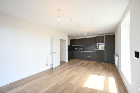 3 Bedroom Apartment - Photo 3