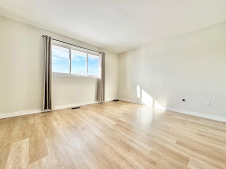 For Lease - 221 First Road, Hamilton, Ontario - Photo 4