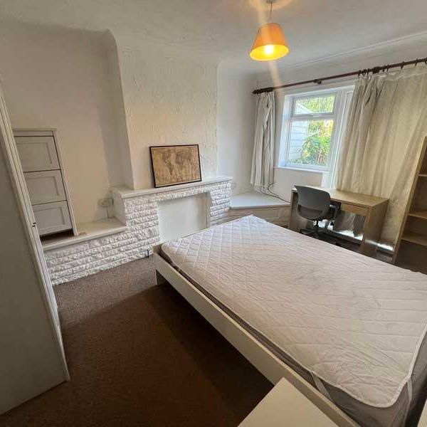 Burgess Road, SO16 - Photo 1