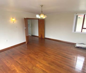 Spacious Two Bedroom Unit - Photo 4