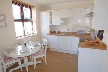 2 bedroom flat to rent - Photo 4