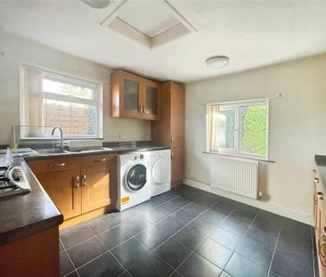 4 bedroom bungalow to rent - Photo 3