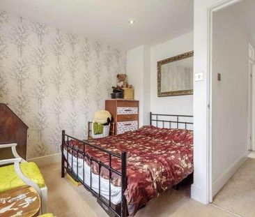 Park Crescent, Twickenham, TW2 - Photo 2