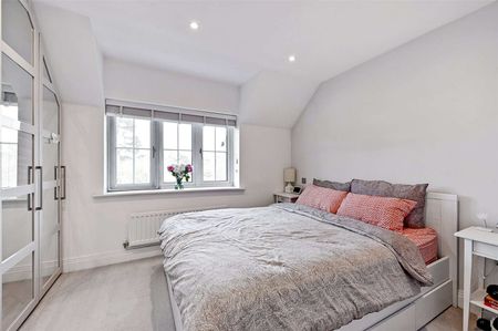 A modern three bedroom home with off-street parking finished to an exacting standard. - Photo 2