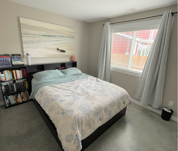 Carriage House, 2 bed, 1 bath: Knox Mountain – June 15 - Photo 4
