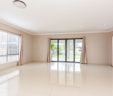 41 Central Avenue, Scarborough QLD 4020 - House For Rent | Domain - Photo 1