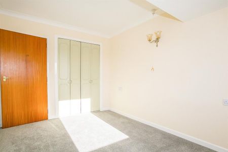 1 bedroom retirement property to rent - Photo 3