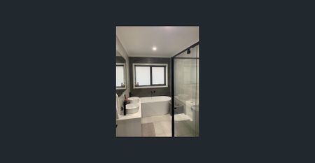 Beautiful Modern 3 Bedroom Townhouse! - Photo 3