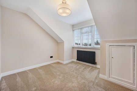 3 bedroom mews to rent - Photo 3