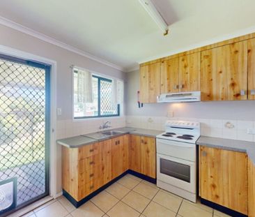 Low-Maintenance Duplex Living with Updated Interiors - Photo 5