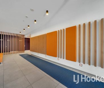 Modern Two-Bedroom Apartment with Spacious Balcony - Photo 6