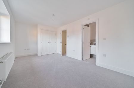 2 bedroom semi-detached house to rent - Photo 3