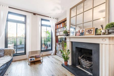 2 bedroom flat to rent - Photo 2