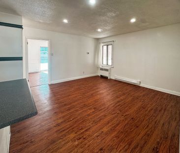 For Lease - 330 Donald Street Unit# 2, Overbrook - Castleheights an... - Photo 1